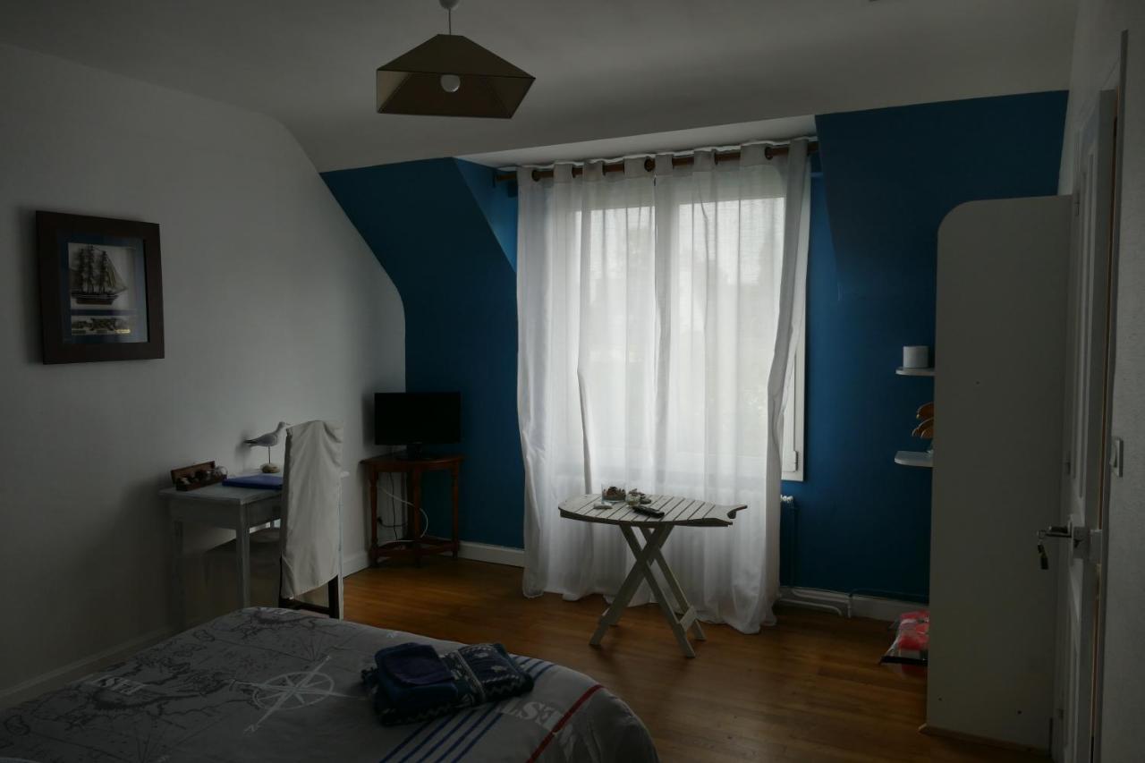 Chambres D'Hotes Chez Laure & Francois Пампол Екстериор снимка