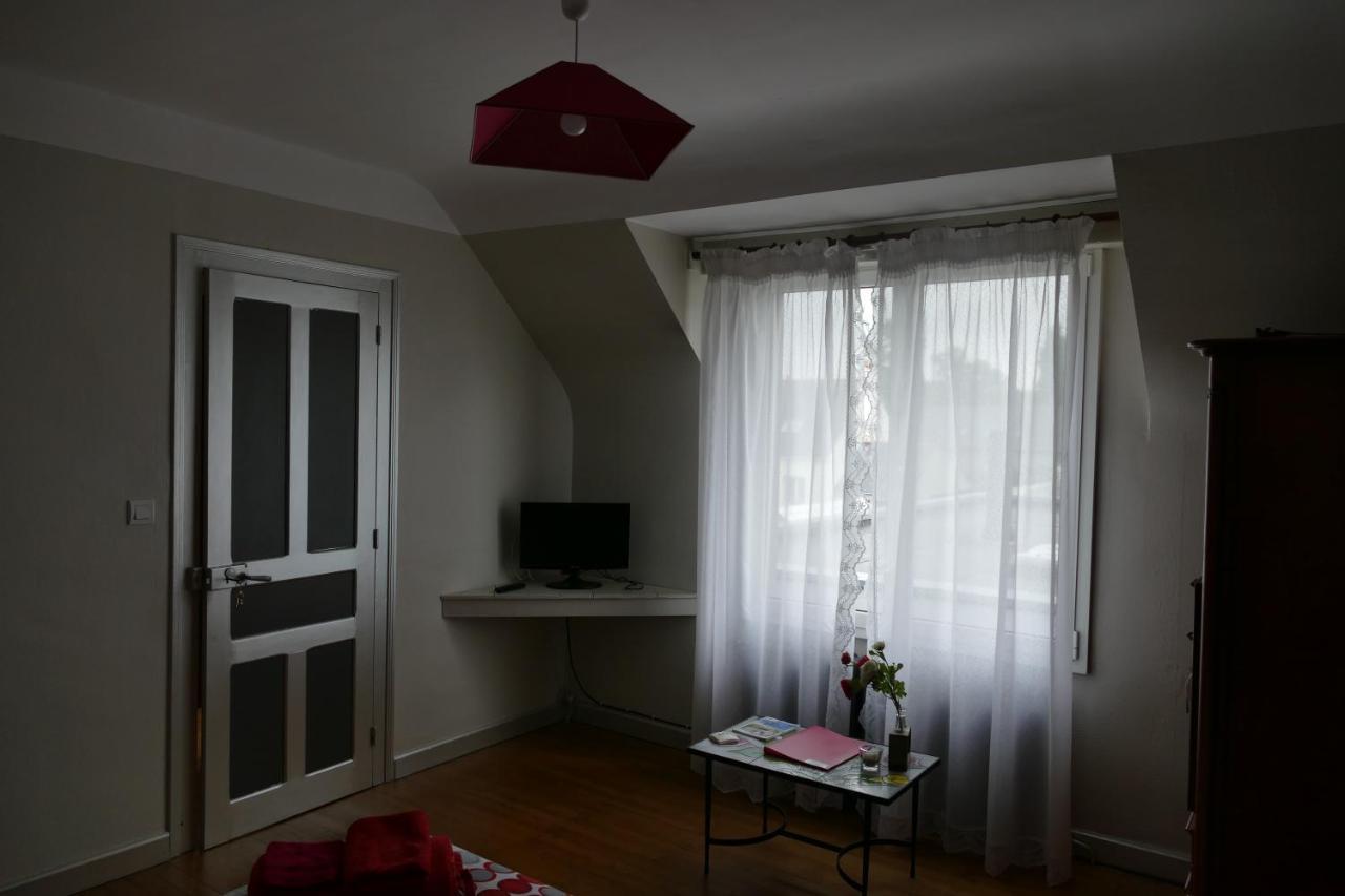 Chambres D'Hotes Chez Laure & Francois Пампол Екстериор снимка