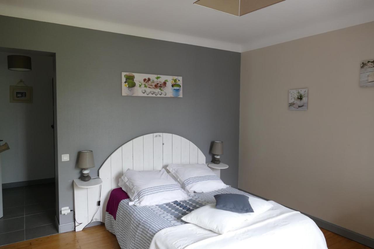 Chambres D'Hotes Chez Laure & Francois Пампол Екстериор снимка