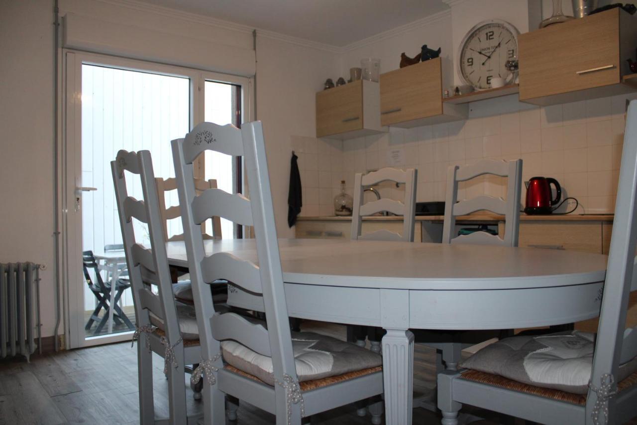 Chambres D'Hotes Chez Laure & Francois Пампол Екстериор снимка